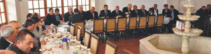 Karabacak, Kahvaltıda Esnafla Buluştu