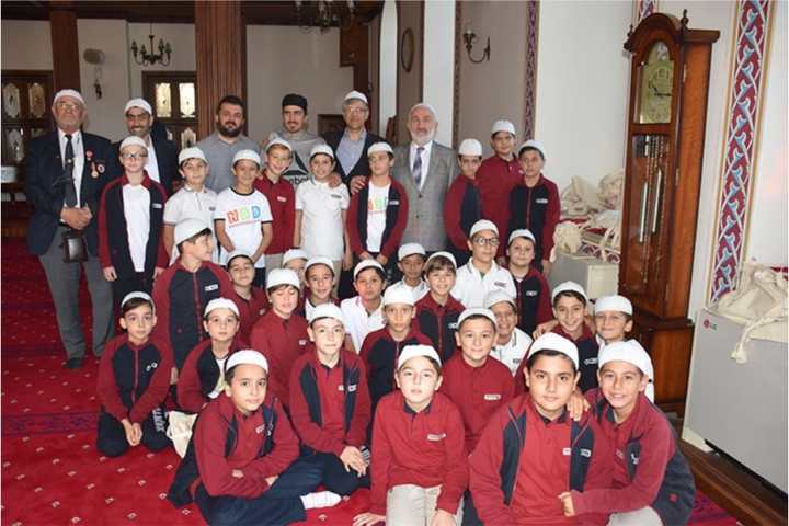 10 YAŞINDAYIZ NAMAZA BAŞLIYORUZ