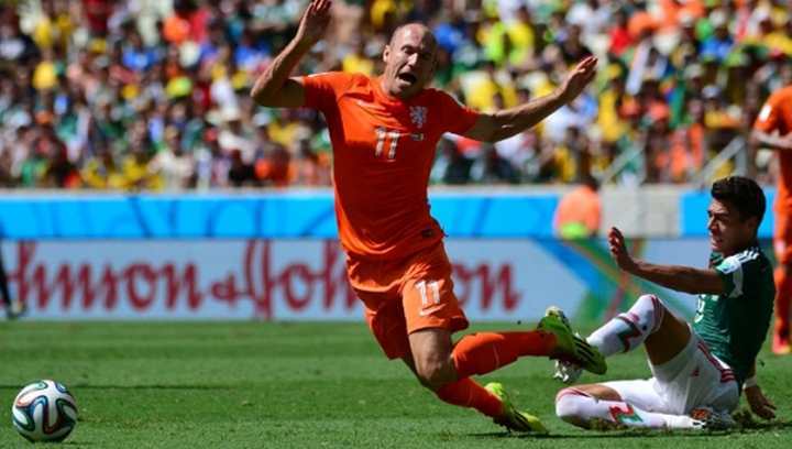 Robben: 'Kendimi yere attım!'