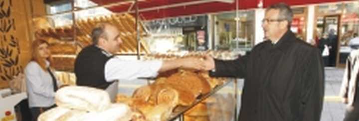 Esnaf , Köşker’i bağrına bastı