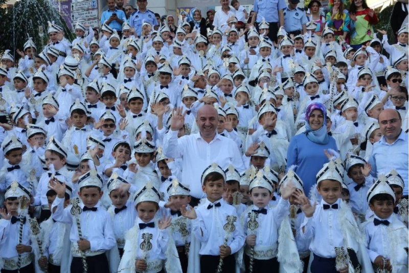 750 çocuk erkekliğe ilk adımı atacak