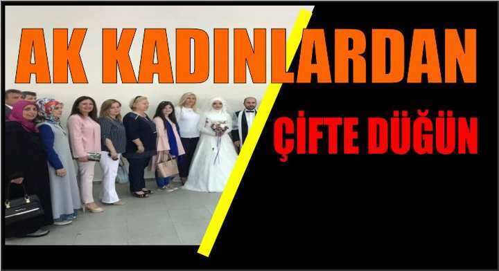 AK KADINLARDA ÇİFTE DÜĞÜN