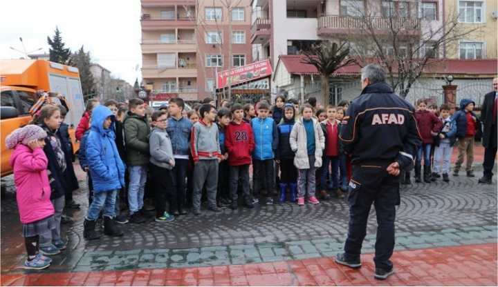 Akça Koca Bilgievinde deprem tatbikatı