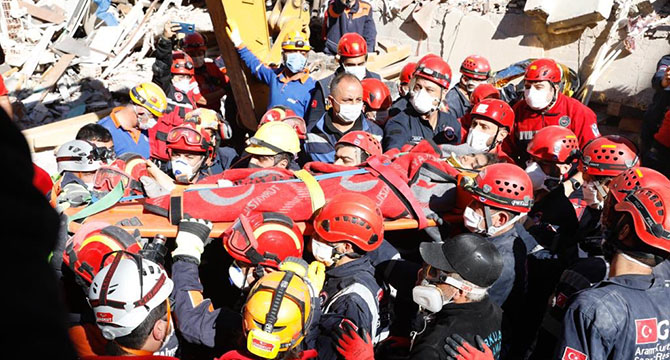 ARAMA KURTARMA EKİPLERİ ÇALIŞMALARINI SÜRDÜRÜYOR