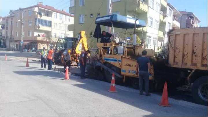 Asfalt çalışmaları devam ediyor