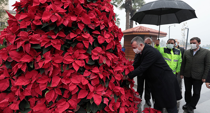 Atatürk çiçekli fotoğraf alanı