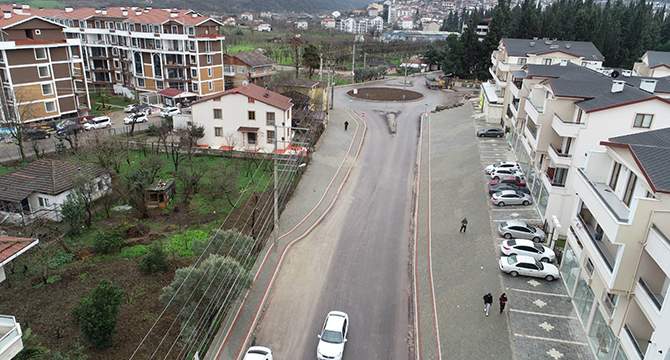 Başiskele ve Gölcük’te yol seferberliği