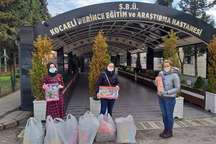 Başkan Büyükakın çocukları unutmadı