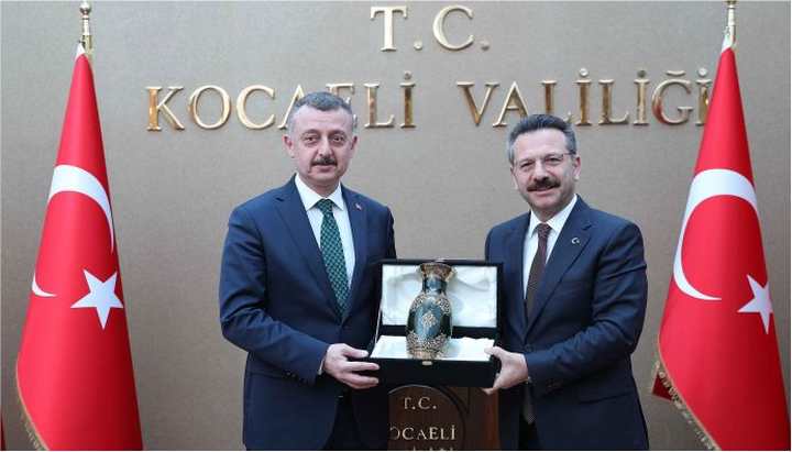 Başkan Büyükakın, Vali Aksoy’u ziyaret etti