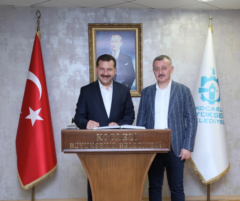 Başkan Büyükakın’ı, Kurtdereli Mehmet Pehlivan Güreşleri’ne davet ettiler