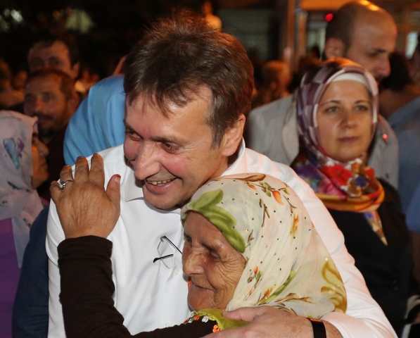 Başkan Demirci Anneler Gününü Kutladı