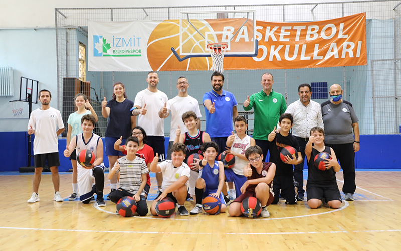 Basketbol okulları yoğun ilgiyle devam ediyor