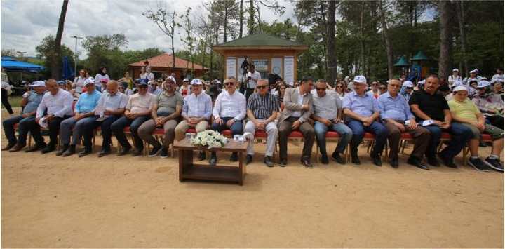 Bayrak teslimi gerçekleşti