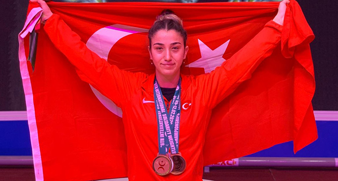 Berfin Moskova’da altın peşinde