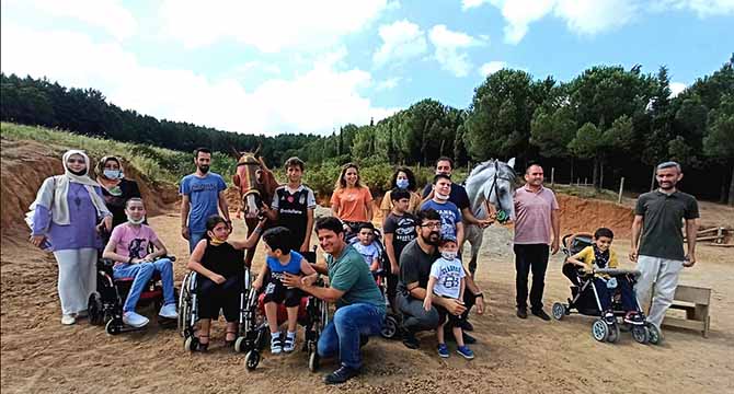 BEYAZAY’IN ATLI MİSAFİRLERİ