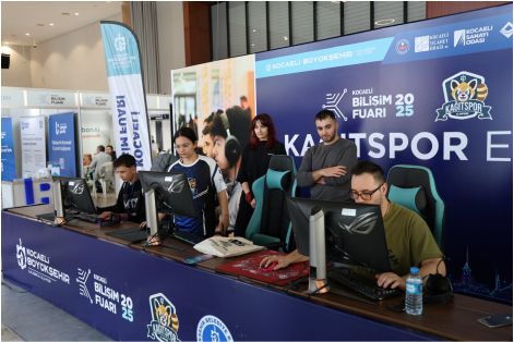 Bilişim Fuarı stantlarına 7'den 70'e yoğun ilgi