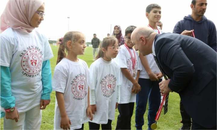 Bıyık, Özel Sporcuları Yalnız Bırakmadı