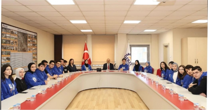 BÜYÜKGÖZ 41 GENÇ'İ AĞIRLADI