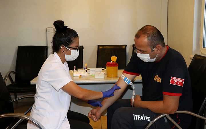 Büyükşehir personeli sağlık taramasından geçiyor