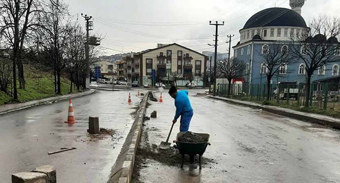 Çarşıbaşı Caddesi’nde çalışmala son hız