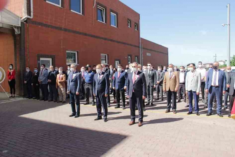 Çayırova 19 Mayıs Bayramını kutladı
