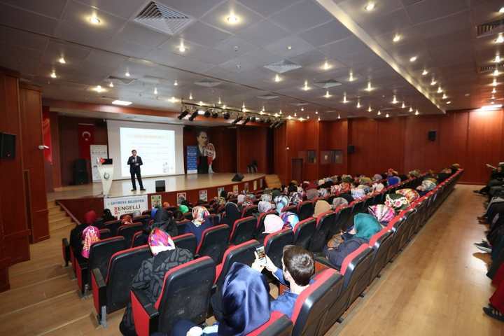 Çayırova Belediyesi Ücretsiz Sağlık Seminerleri Devam Ediyor