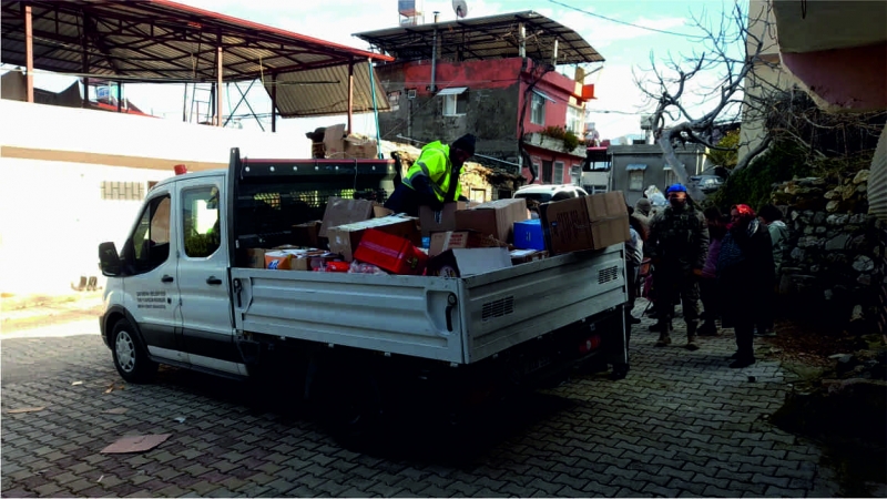 Çayırova Belediyesi, Hatay Defne’de yaraları sarıyor