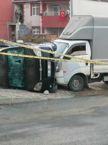 ÇAYIROVA'DA FECİ KAZA YARALILAR VAR