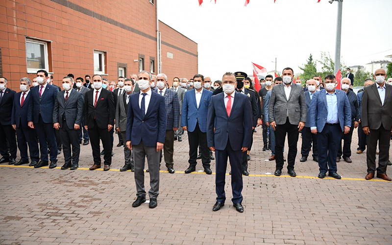 ÇAYIROVA'DA KUTLAMALAR BAŞLADI