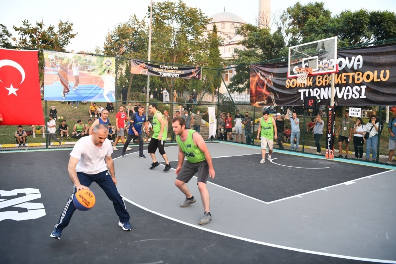 ÇAYIROVA'DA SOKAK BASKETBOLU COŞKUSU