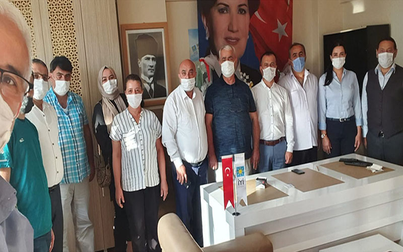 ÇAYIROVA’LI MUHTARLARDAN İYİ PARTİYE ZİYARET