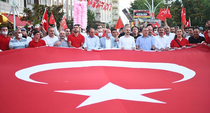 Çayırova’lılar 15 Temmuz'da meydandaydı