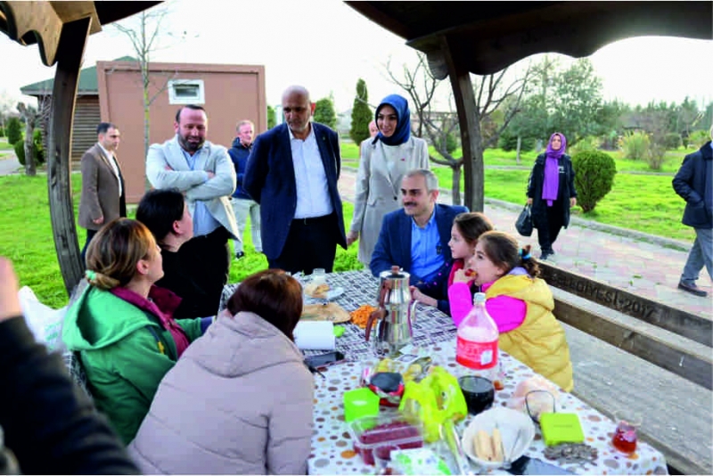 Çiftçi, Çayırovalılarla bir araya gelmeyi sürdürüyor