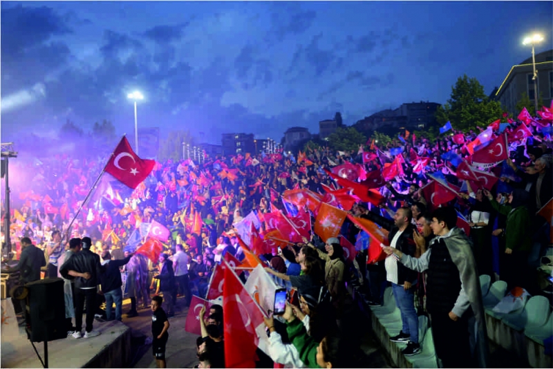 Darıca seçim zaferini kutladı