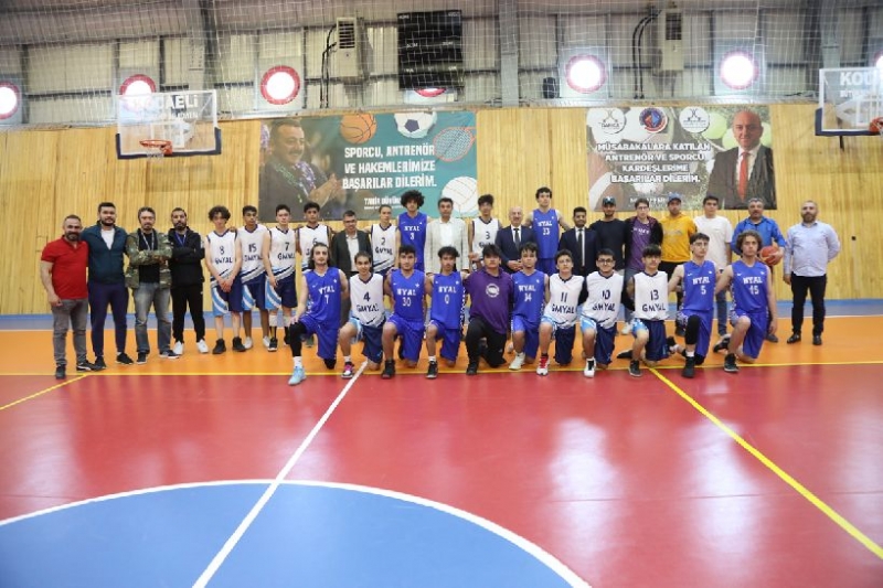 Darıca’da 19 Mayıs Gençlik Turnuvaları başladı