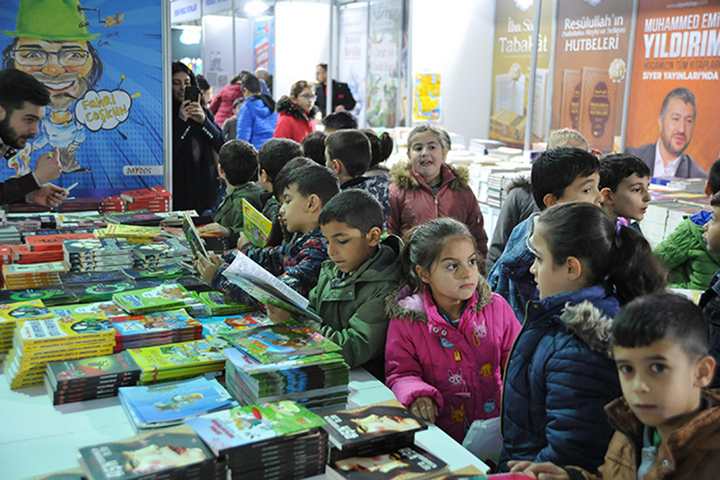 Darıcalılardan Kitap Fuarı’na yoğun ilgi