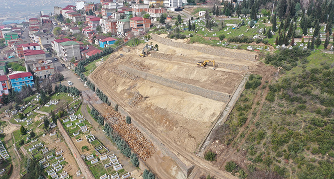 Dilovası mezarlıklarındaki çalışmalar tamamlanıyor
