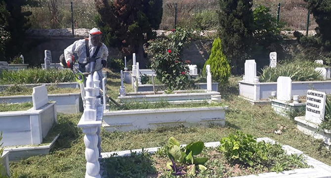 Dilovası’nda mezarlıklara bayram temizliği 
