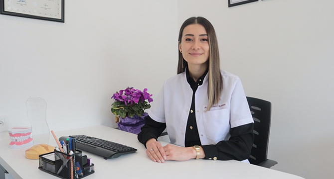 Dişlerde Renk Değişikliğine Dikkat !