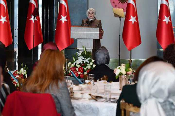 Emine Erdoğan Vali eşleriyle bir araya geldi