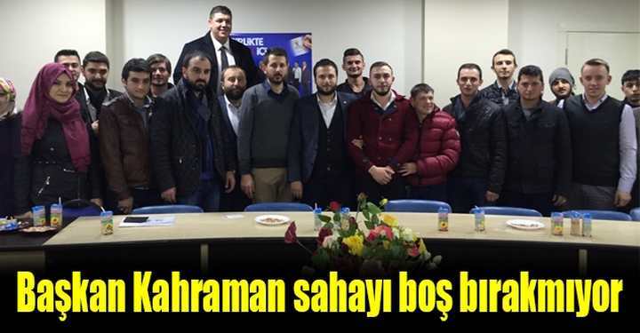 Emre Kahraman gençleri bırakmıyor