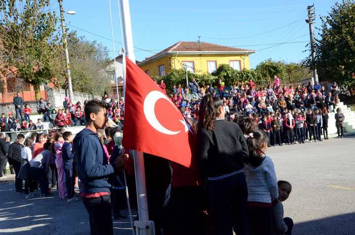 EŞME İLKOKULUNDAN BAŞKAN ÜZÜLMEZ’E TEŞEKKÜR