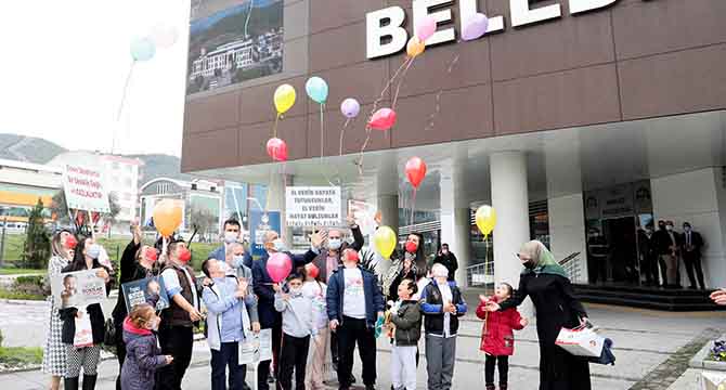 Farkındalık için balon uçurdular