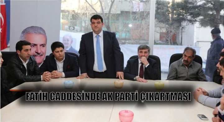 Fatih Caddesinde AK Parti Çıkartması