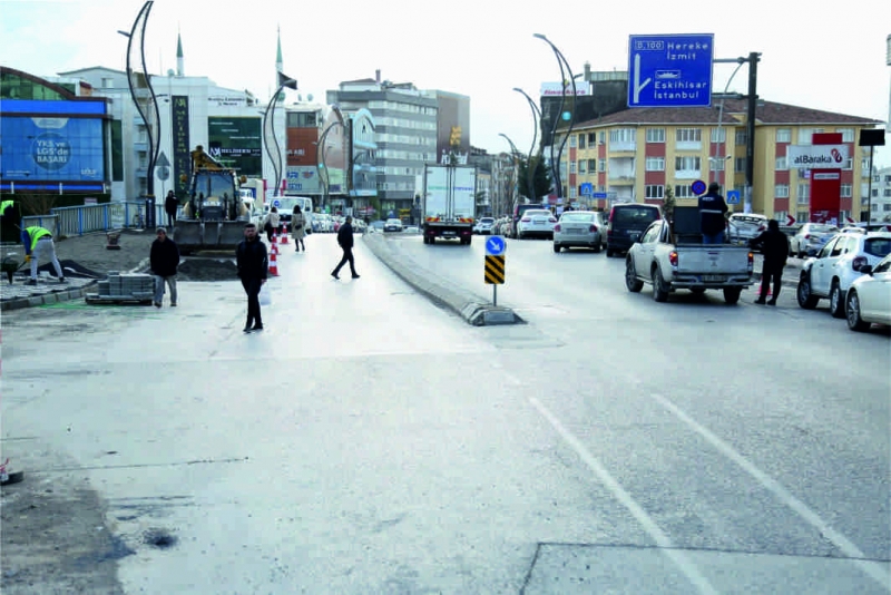 Gebze Körfez Caddesi’nde geniş kaldırım, rahat trafik