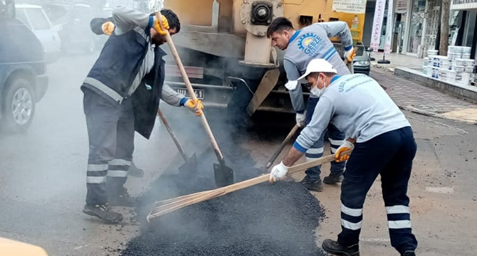 Gebze’de asfalt yama çalışmaları