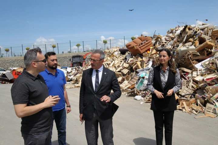 GEBZE'DE ATIKLAR ÇEVREYE DEĞİL GERİ DÖNÜŞÜME