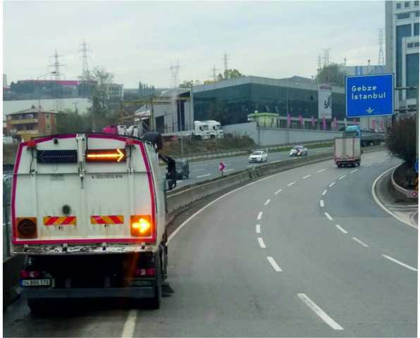 Gebze’de D-100 Karayolu her gün temizleniyor