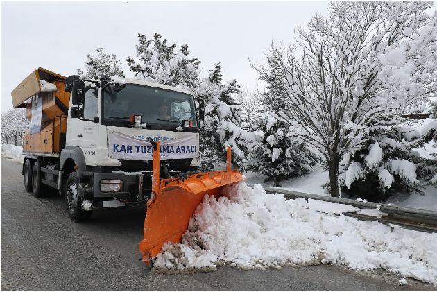 Gebze’de Kar Mesaisi Devam Ediyor