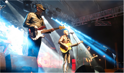 Gençlik festivalinde Yüksek Sadakat rüzgarı